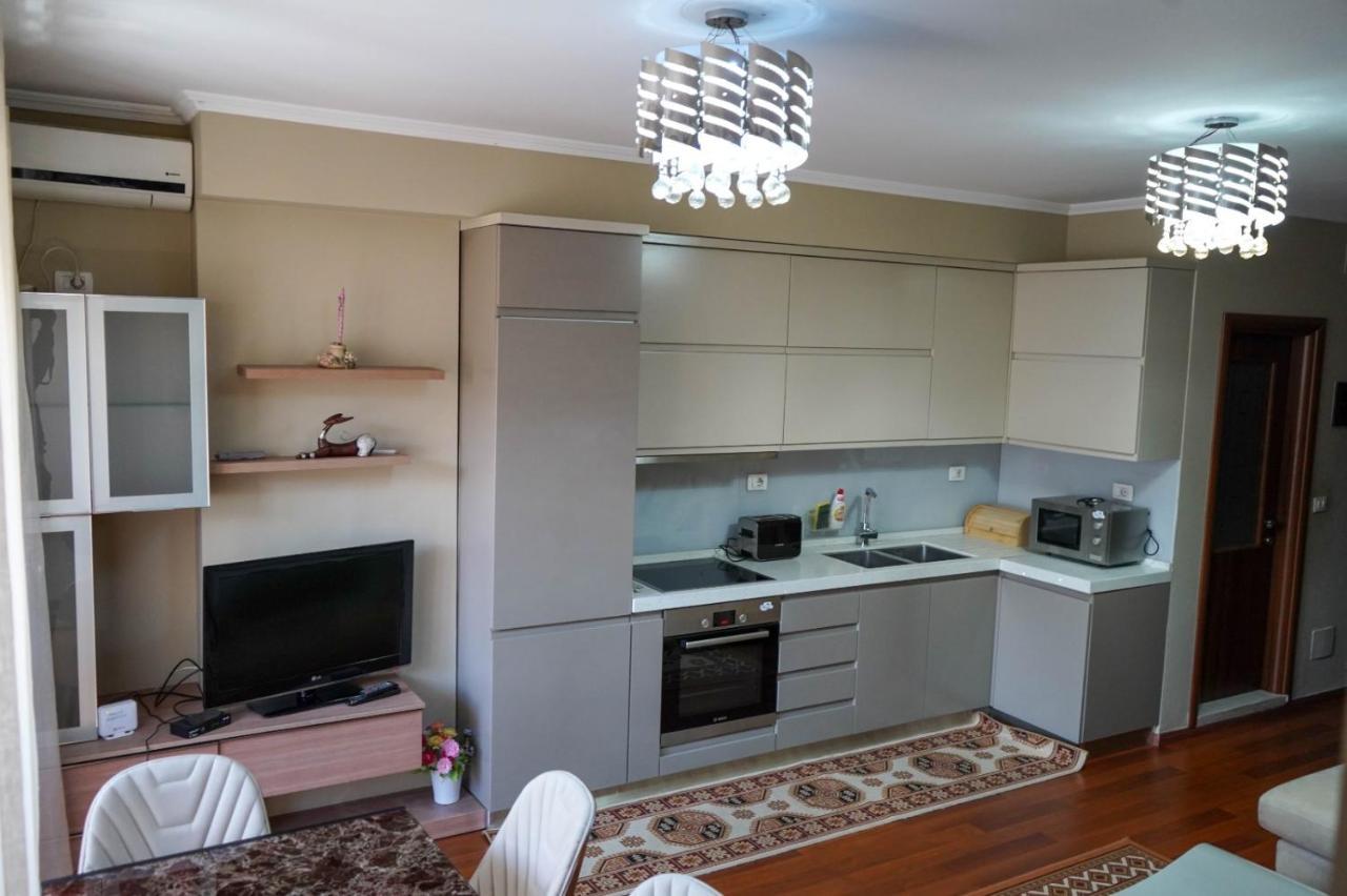 Lovely Apartment In The Heart Of Tiranë Luaran gambar
