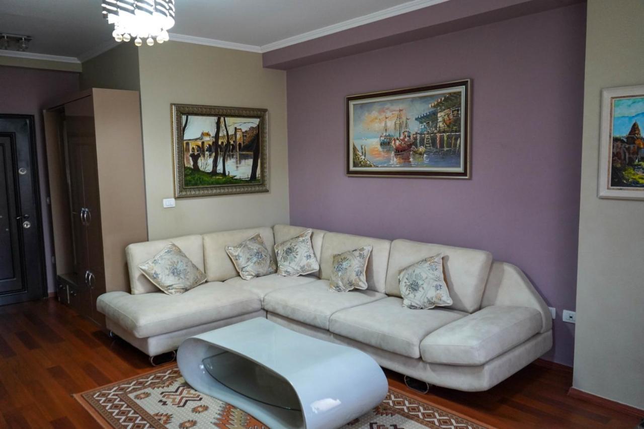 Lovely Apartment In The Heart Of Tiranë Luaran gambar