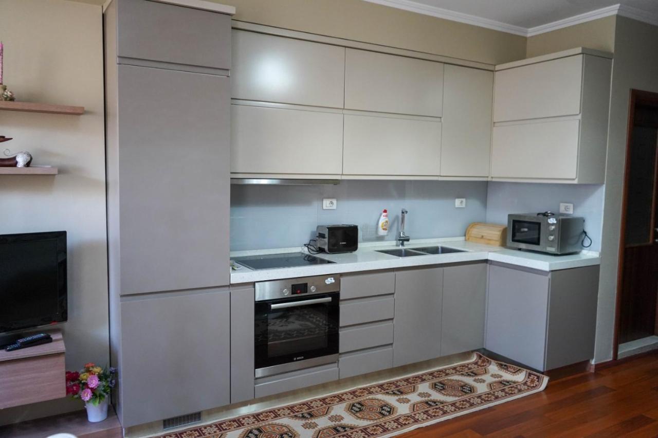 Lovely Apartment In The Heart Of Tiranë Luaran gambar