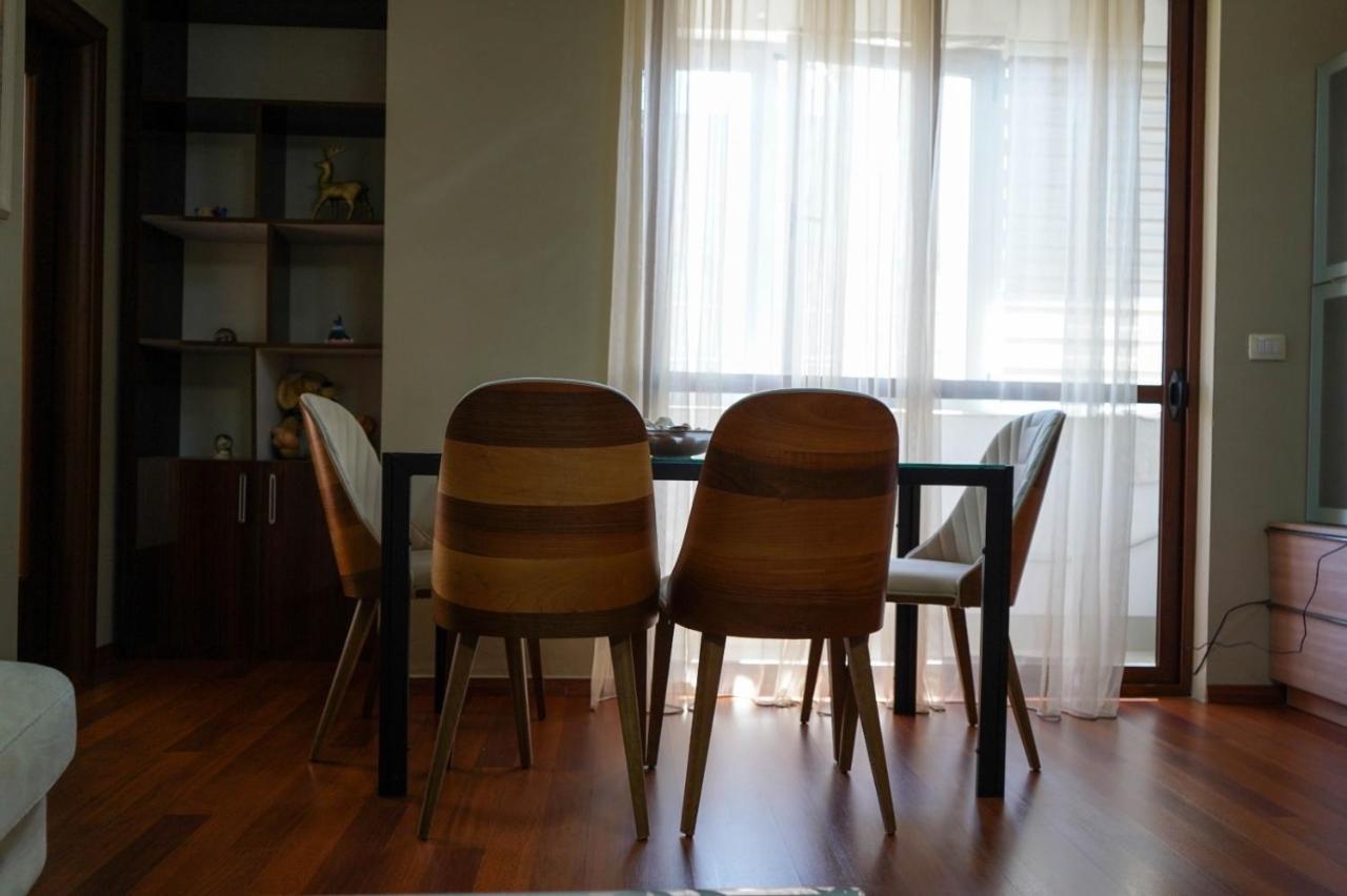 Lovely Apartment In The Heart Of Tiranë Luaran gambar