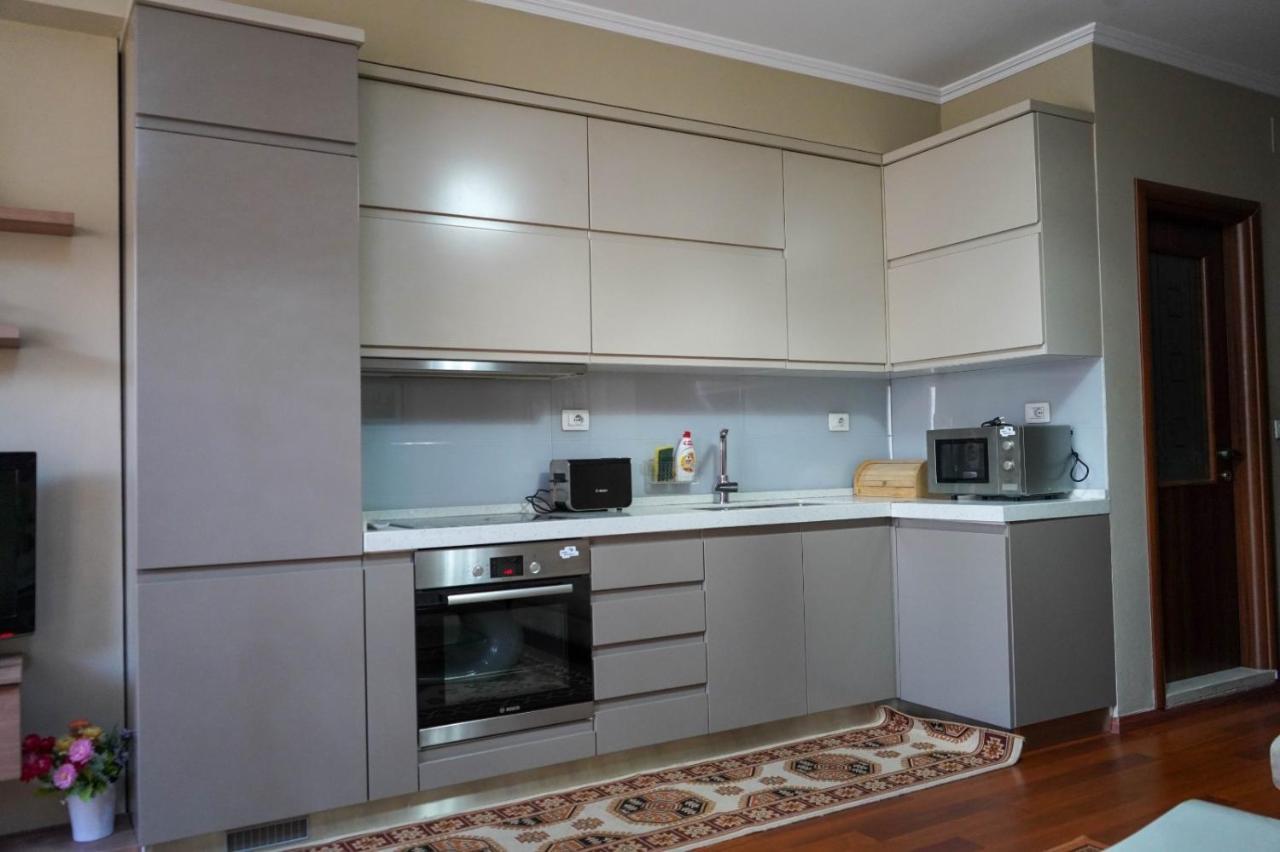 Lovely Apartment In The Heart Of Tiranë Luaran gambar