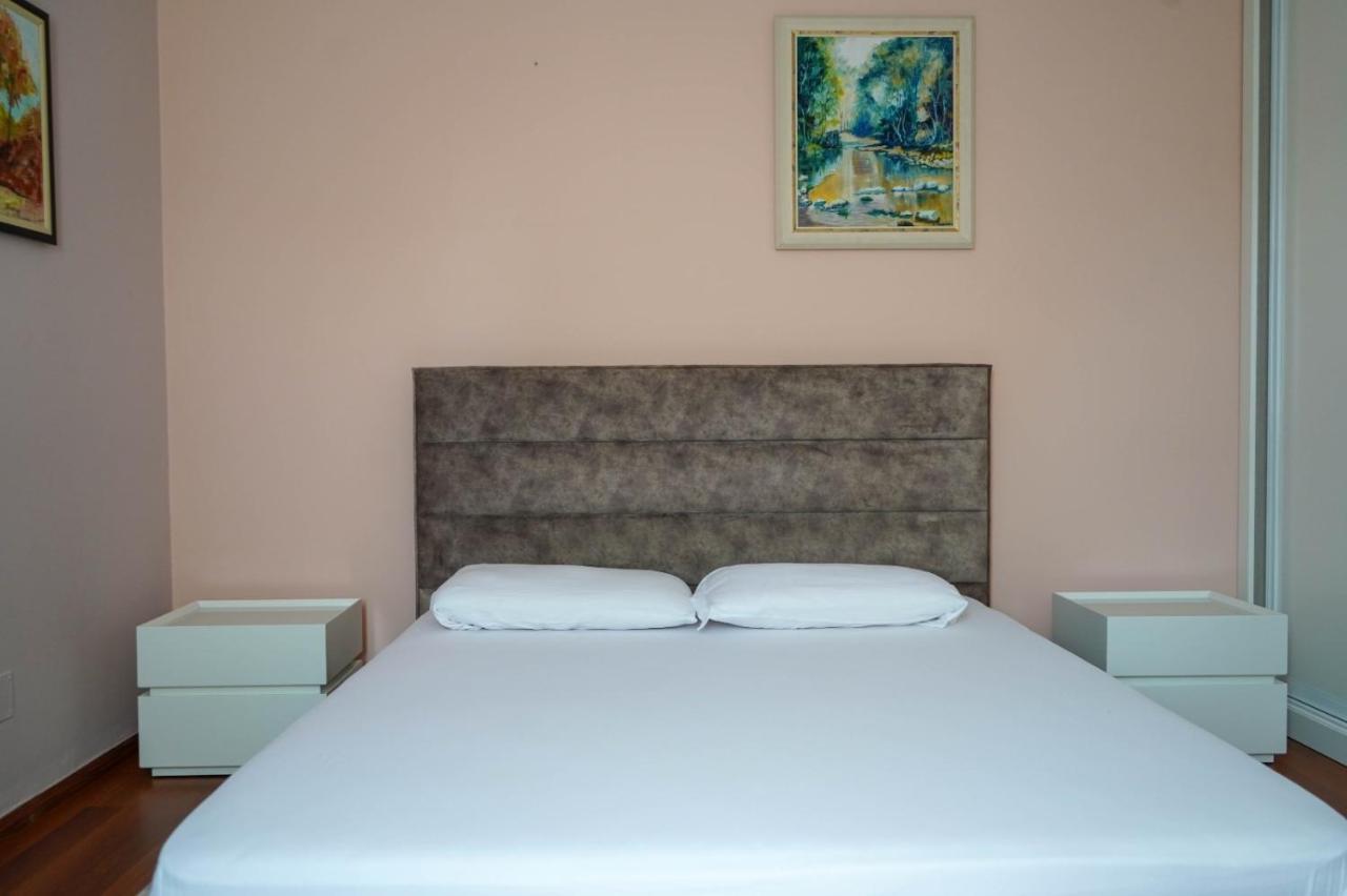 Lovely Apartment In The Heart Of Tiranë Luaran gambar