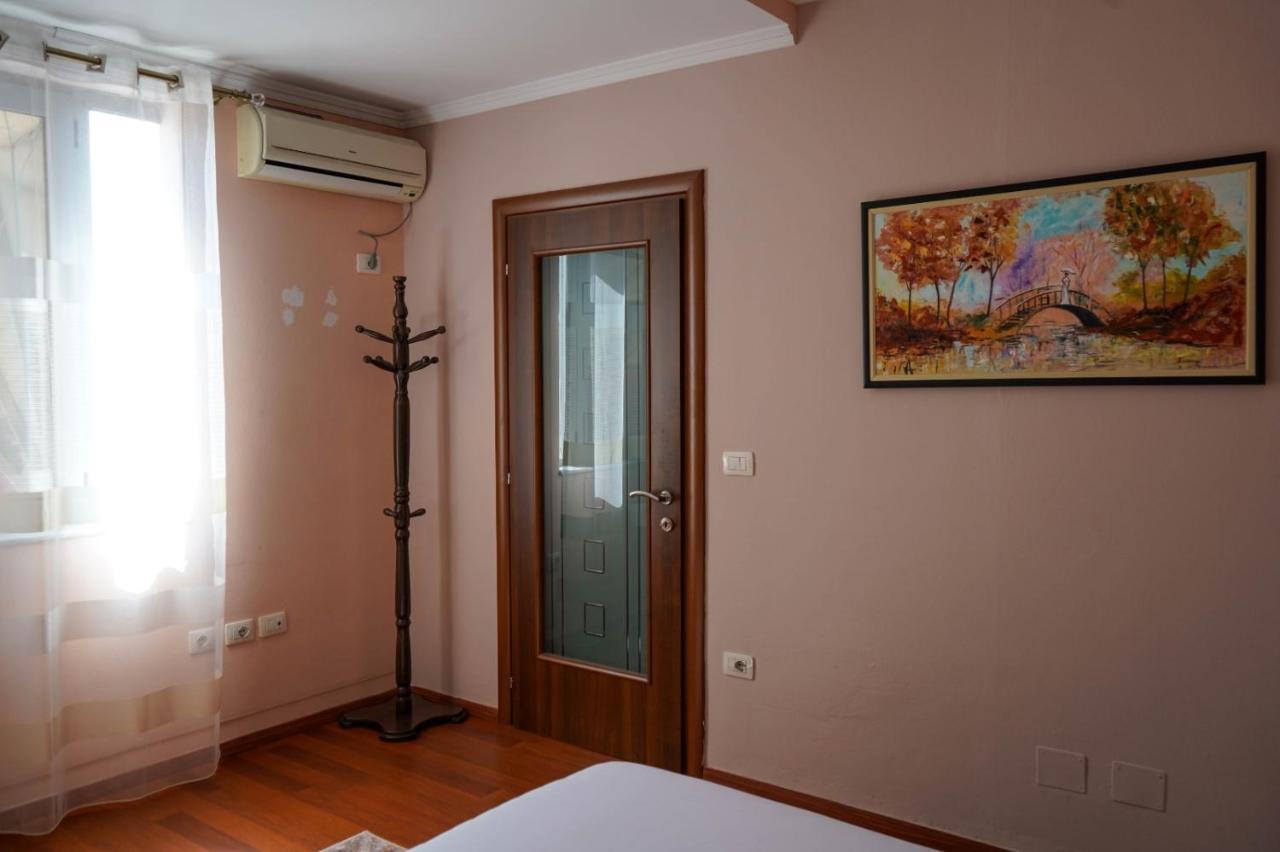 Lovely Apartment In The Heart Of Tiranë Luaran gambar